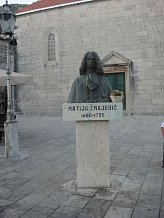 Памятник Матию Змаевичу (Статуа Матија Змајевића, Bista Matije Zmajevića)