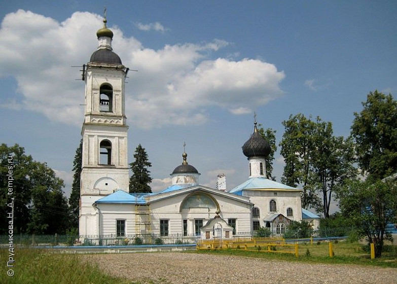Маврино (Сергиевское), усадьба А. М. Вешнякова с церковью Владимирской иконы Божией Матери (Московская обл.) Маврино (Сергиевское), усадьба А. М. Вешнякова с церковью Владимирской иконы Божией Матери (Московская обл.)