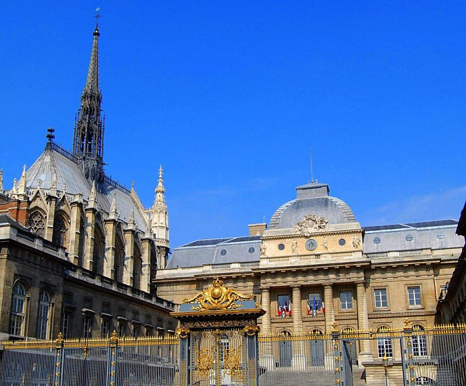 Дворец Правосудия (Palais de justice) Дворец Правосудия (Palais de justice)