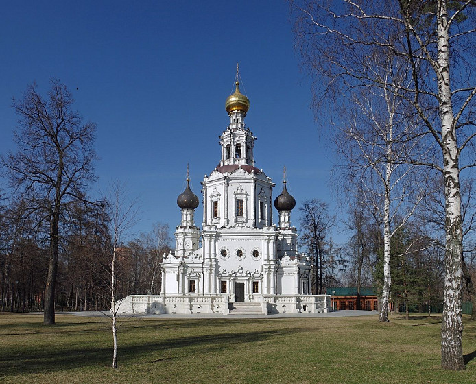 Троицкое-Лыково, усадьба Нарышкиных с церковью Троицы Живоначальной (Москва) Троицкое-Лыково, усадьба Нарышкиных с церковью Троицы Живоначальной (Москва)