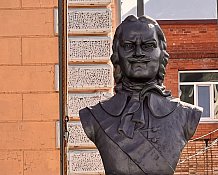 Памятник Петру I (Владивосток)