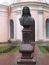 Памятник графу Ф. А. Головину у Андреевского собора