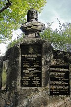 Бюст Петра Великого на скале «Петрова высота» (Busta Petra Velikého na Petrově výšině)