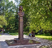 Памятник Петру I в парке Санкт-Петербургского политехнического университета Петра Великого (С-Петербург)