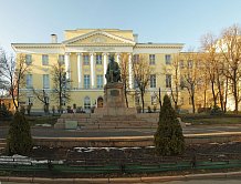 Дом с палатами графа Ф. М. Апраксина, предполагаемыми (Москва)